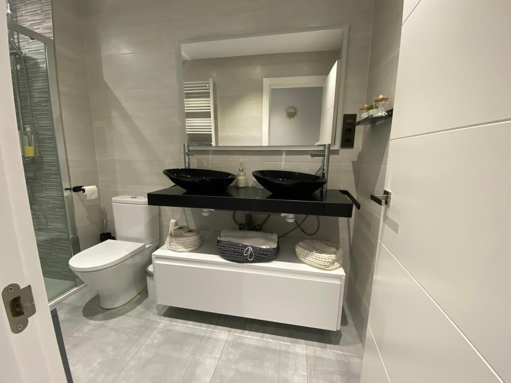 Piso Deluxe Centro Cerca Del Bec Apartment Barakaldo Ngoại thất bức ảnh